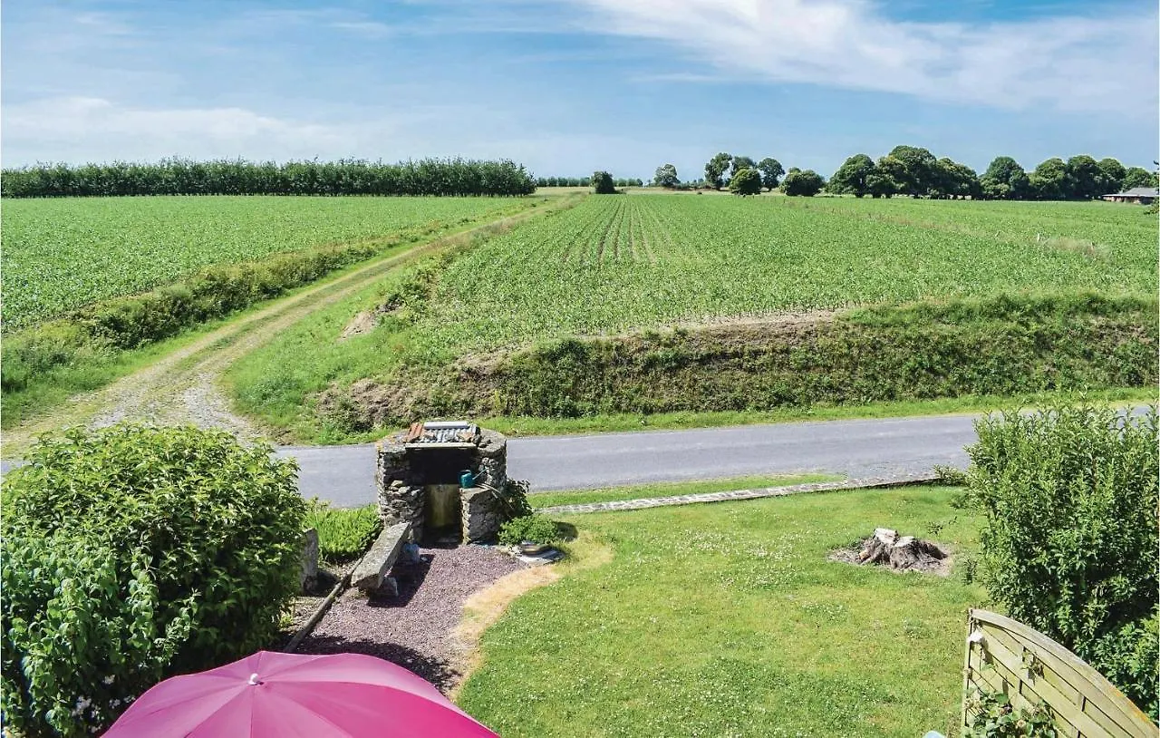 Awesome Home In Vergoncey With Kitchen La Croix-Avranchin 0*,