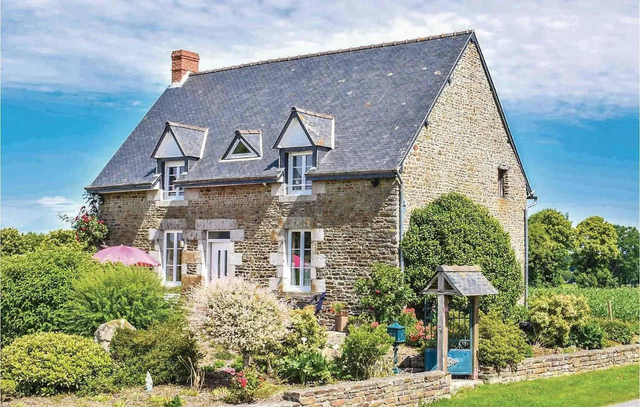 Awesome Home In Vergoncey With Kitchen La Croix-Avranchin
