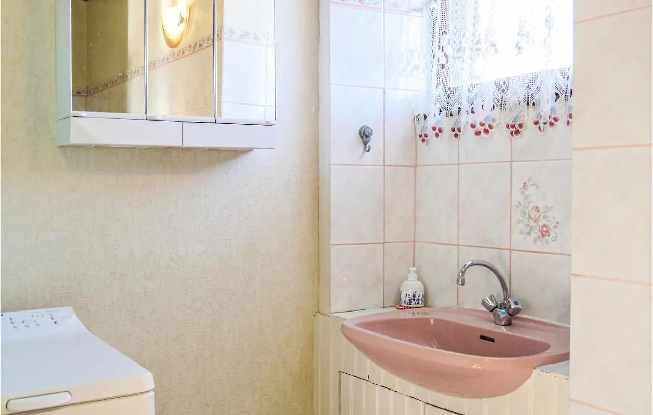 Awesome Home In Vergoncey With Kitchen La Croix-Avranchin